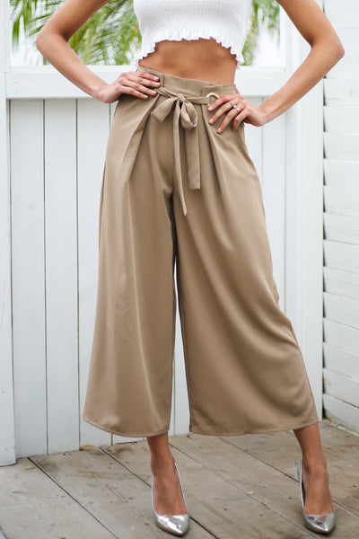 Loose Fit with Front Bow Tie Capri Pants