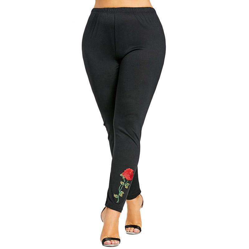 Plus Size Rose Embroidered Legging