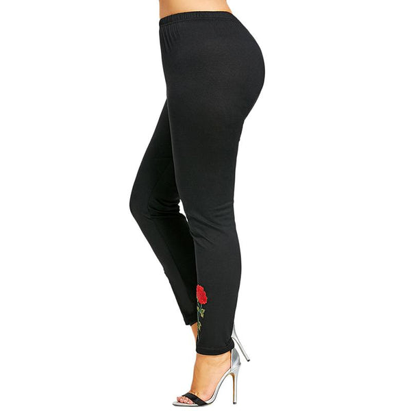 Plus Size Rose Embroidered Legging