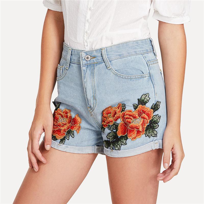 Rose Detail Mid Rise Shorts